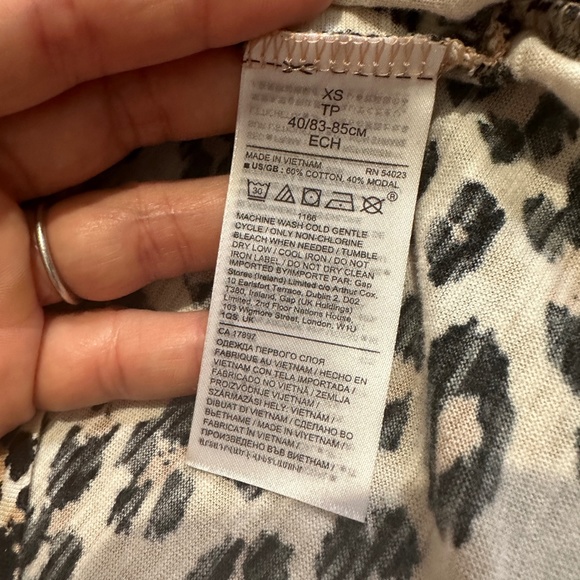 BR Cozy Slub animal print Round neck Tee | Big Cat print - Picture 6 of 6